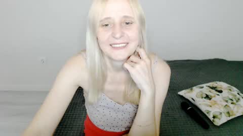 Milena online show from February 16, 2025, 4:53 am