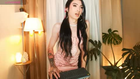 Snapshot of milansantana24 chatting on November 19, 2025, 10:10 pm MILAN SANTANA online show from November 19, 2025, 10:10 pm