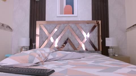 milanzaire online show from December 24, 2024, 11:00 pm