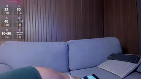 Snapshot of milaowens chatting on December 2, 2024, 11:56 am Sexy Mila online show from December 2, 2024, 11:56 am