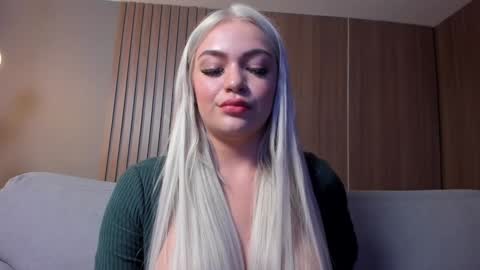 Snapshot of milaowens chatting on December 23, 2024, 3:01 pm Sexy Mila online show from December 23, 2024, 3:01 pm
