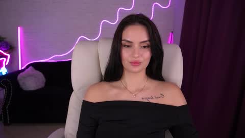 Snapshot of milashalovely chatting on October 15, 2025, 1:22 pm Milasha online show from October 15, 2025, 1:22 pm