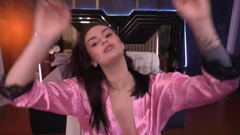 Snapshot of milashalovely chatting on October 24, 2025, 2:24 pm Milasha online show from October 24, 2025, 2:24 pm