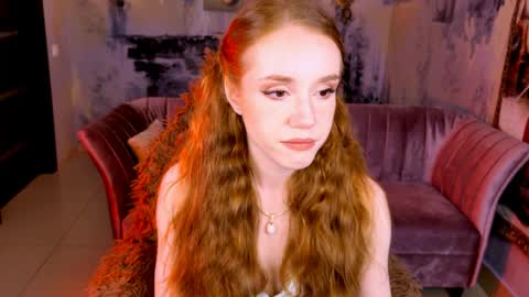 Snapshot of milasiren chatting on May 26, 2026, 5:25 am Mila online show from May 26, 2026, 5:25 am