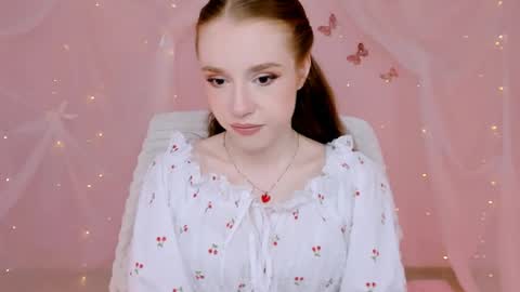Snapshot of milasiren chatting on May 27, 2026, 5:26 am Mila online show from May 27, 2026, 5:26 am