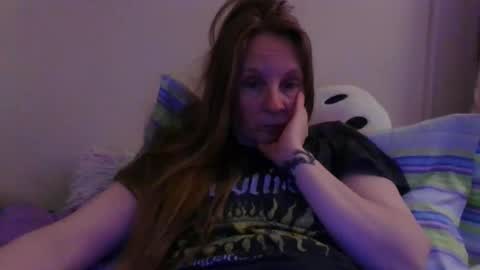 Snapshot of milastoned chatting on April 18, 2026, 7:07 pm Mila online show from April 18, 2026, 7:07 pm