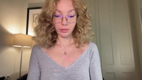 Snapshot of milayah chatting on February 25, 2026, 4:49 pm Mila online show from February 25, 2026, 4:49 pm