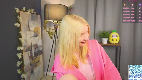 Snapshot of mildredbain chatting on January 27, 2025, 5:36 am Mila online show from January 27, 2025, 5:36 am