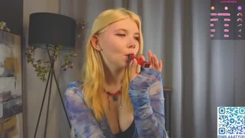 Snapshot of mildredbain chatting on January 30, 2025, 2:27 am Mila online show from January 30, 2025, 2:27 am