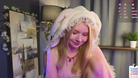 Snapshot of mildredbain chatting on February 1, 2025, 1:23 am Mila online show from February 1, 2025, 1:23 am
