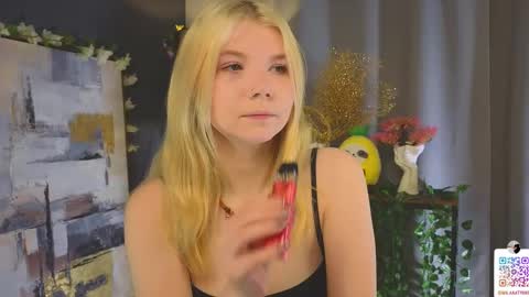 Snapshot of mildredbain chatting on February 10, 2025, 2:30 am Mila online show from February 10, 2025, 2:30 am