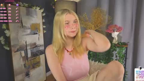 Snapshot of mildredbain chatting on February 11, 2025, 2:35 am Mila online show from February 11, 2025, 2:35 am