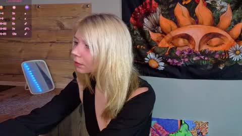 Snapshot of mildredbain chatting on September 18, 2025, 4:36 am Mila online show from September 18, 2025, 4:36 am