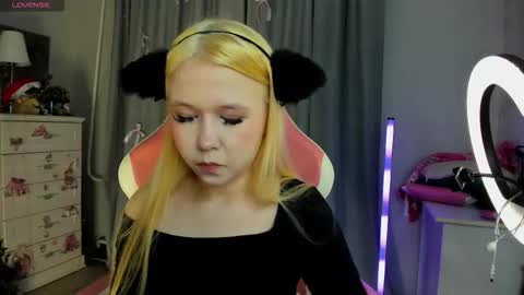 Snapshot of milemissyy chatting on February 9, 2026, 3:43 am Mia online show from February 9, 2026, 3:43 am