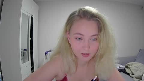 Milena new nonude shy blonde natural online show from November 27, 2025, 11:40 pm