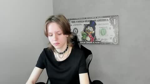 Snapshot of milena_milyan chatting on May 6, 2026, 1:25 am Milena online show from May 6, 2026, 1:25 am