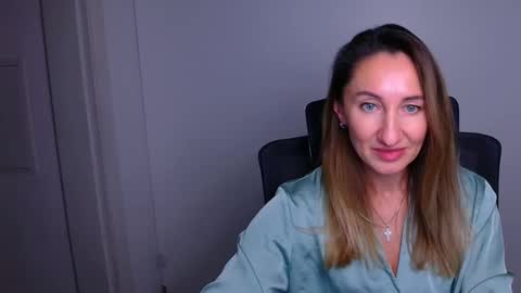 Snapshot of milena_sunny_ chatting on December 17, 2025, 8:53 am Milena online show from December 17, 2025, 8:53 am