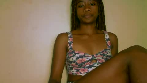 Snapshot of milennah chatting on June 8, 2026, 7:25 pm milennah online show from June 8, 2026, 7:25 pm