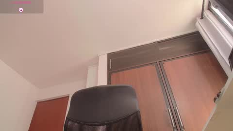 Snapshot of miley_baker chatting on December 3, 2025, 2:59 pm Miley online show from December 3, 2025, 2:59 pm