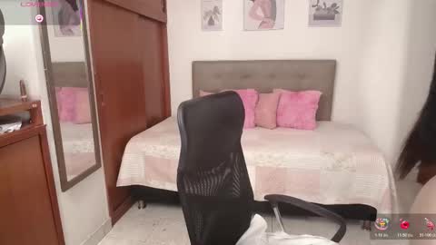 Snapshot of miley_baker chatting on December 17, 2025, 2:12 pm Miley online show from December 17, 2025, 2:12 pm