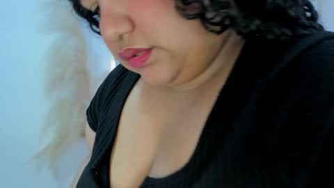 Miley online show from November 25, 2025, 7:58 pm