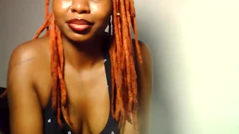 Snapshot of mileychan_ chatting on December 19, 2025, 10:22 am mileychan online show from December 19, 2025, 10:22 am