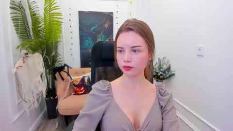 Snapshot of mileygloss chatting on October 30, 2025, 11:33 am mileygloss online show from October 30, 2025, 11:33 am