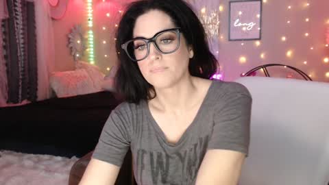 Milf Lacey online show from December 26, 2024, 9:37 pm