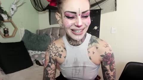 Snapshot of milf_onlyseduction chatting on November 7, 2025, 1:11 pm Isabella online show from November 7, 2025, 1:11 pm