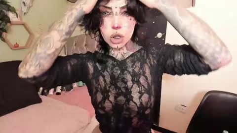 Isabella online show from April 1, 2026, 1:34 pm