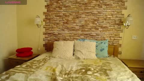 Elen online show from May 16, 2026, 3:03 am