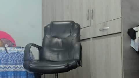 Snapshot of milff_danielaa chatting on February 9, 2025, 2:17 am Daniela online show from February 9, 2025, 2:17 am