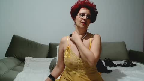 Snapshot of milffsupreme chatting on February 9, 2025, 9:28 pm Milfsupreme online show from February 9, 2025, 9:28 pm