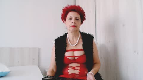 Snapshot of milffsupreme chatting on September 19, 2025, 11:44 am Milfsupreme online show from September 19, 2025, 11:44 am