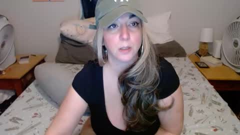 Snapshot of milfmonee chatting on January 17, 2026, 12:37 am MILF Monee online show from January 17, 2026, 12:37 am
