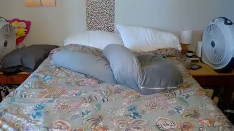Snapshot of milfmonee chatting on March 30, 2026, 3:24 pm MILF Monee online show from March 30, 2026, 3:24 pm
