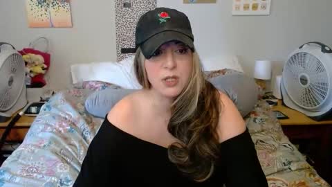 Snapshot of milfmonee chatting on April 6, 2026, 6:42 pm MILF Monee online show from April 6, 2026, 6:42 pm