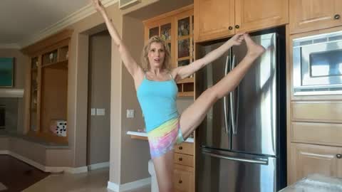 milfyogi online show from July 15, 2026, 4:01 pm