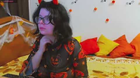 Snapshot of milisasweet chatting on October 31, 2025, 8:21 pm MilisaSweet online show from October 31, 2025, 8:21 pm