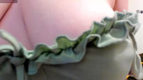 Snapshot of milisasweet chatting on November 20, 2025, 5:40 am MilisaSweet online show from November 20, 2025, 5:40 am