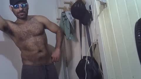 Snapshot of militaryx chatting on January 8, 2026, 9:39 pm militaryx online show from January 8, 2026, 9:39 pm