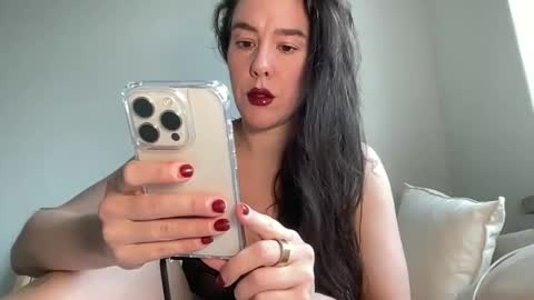 Snapshot of milkandhoneylullabies chatting on February 20, 2025, 7:34 am Milk online show from February 20, 2025, 7:34 am