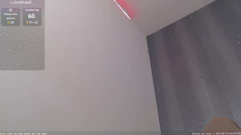 Snapshot of milker_amira chatting on February 11, 2025, 7:05 pm Amira online show from February 11, 2025, 7:05 pm