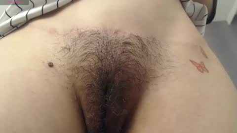 Snapshot of milker_amira chatting on February 20, 2025, 1:51 pm Amira online show from February 20, 2025, 1:51 pm