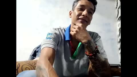 Snapshot of milkhammer chatting on December 22, 2024, 4:06 am Hammer online show from December 22, 2024, 4:06 am