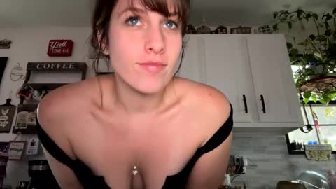 Milking Mommy online show from December 9, 2024, 4:15 pm