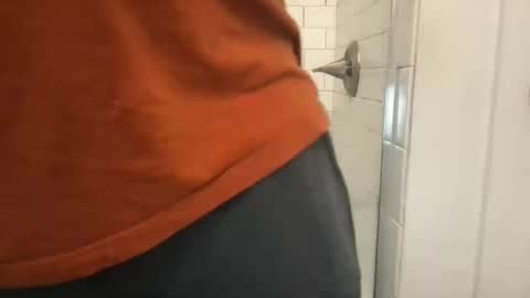 milkitdaddy online show from February 1, 2025, 2:05 am