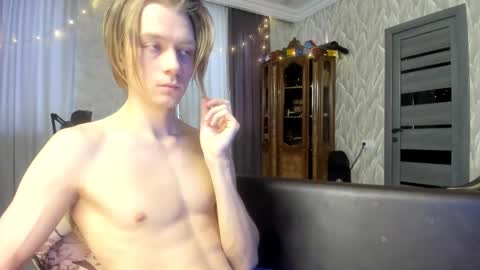 Snapshot of milkiwy chatting on January 8, 2026, 5:21 am Isaac online show from January 8, 2026, 5:21 am