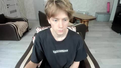 Snapshot of milkiwy chatting on February 13, 2026, 5:14 am Isaac online show from February 13, 2026, 5:14 am