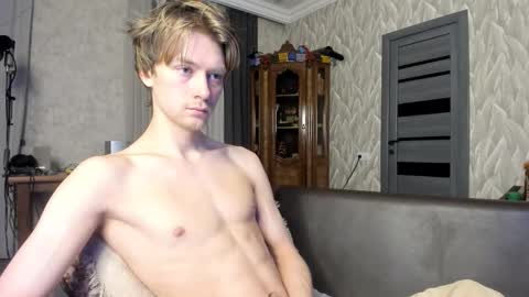 Snapshot of milkiwy chatting on March 11, 2026, 9:32 pm Isaac online show from March 11, 2026, 9:32 pm